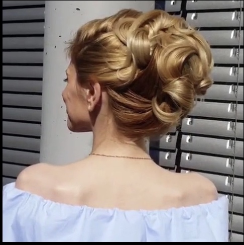 We present two evening styles by our hairdresser Olga